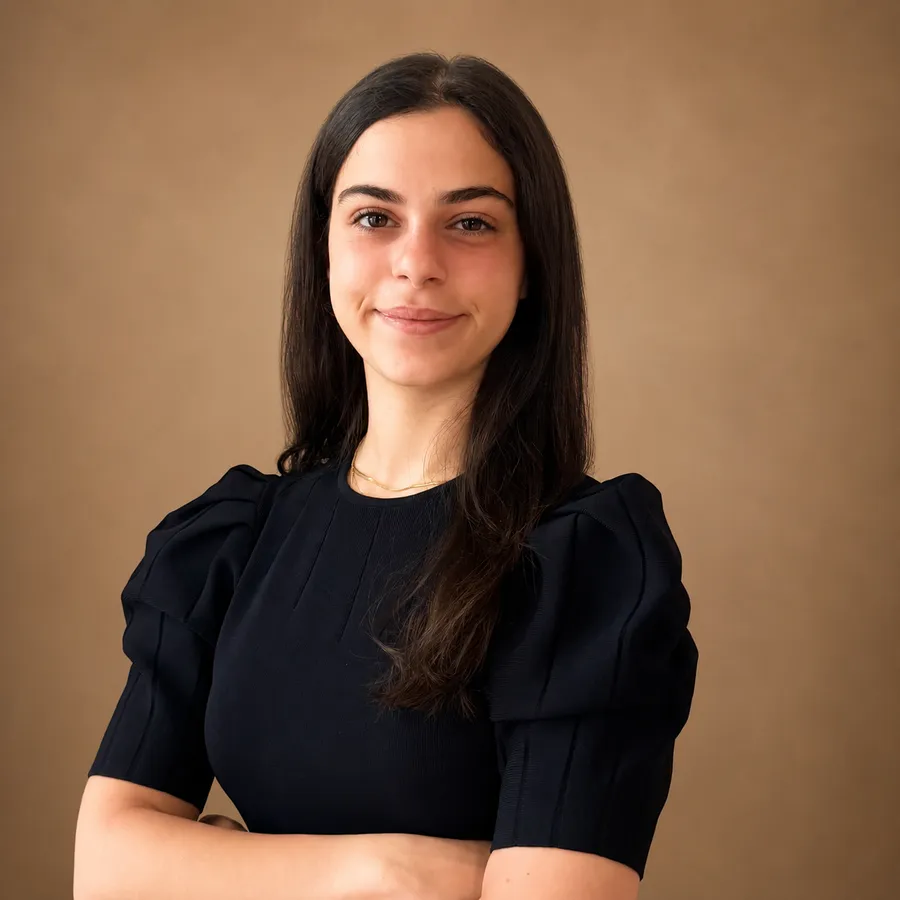Portrait of Meryam, Sapiente Student Ambassador